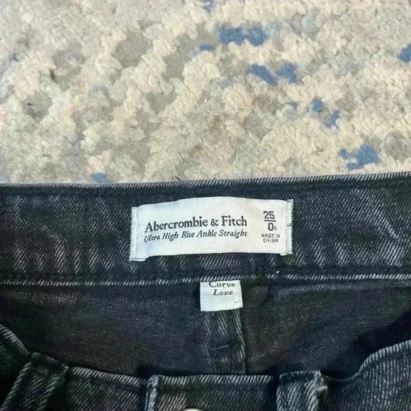 Abercrombie & Fitch Ultra High-Rise Ankle Straight Jeans curve love 25/0R - Picture 4 of 5